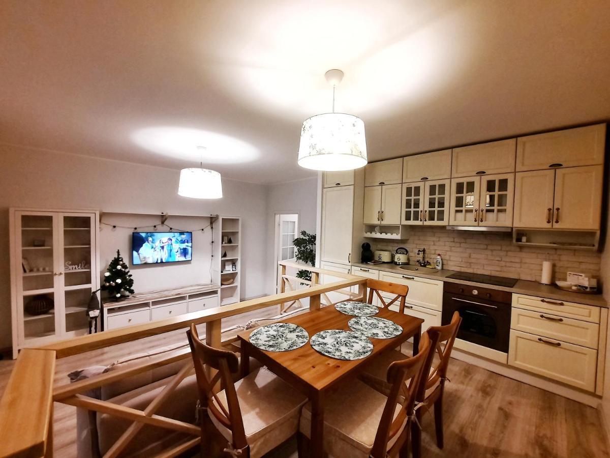 Sand Beach Apartment นาร์วา-โยเอซู ภายนอก รูปภาพ