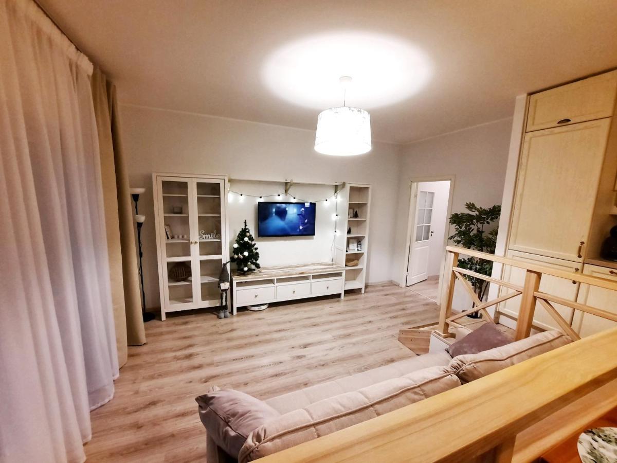 Sand Beach Apartment นาร์วา-โยเอซู ภายนอก รูปภาพ