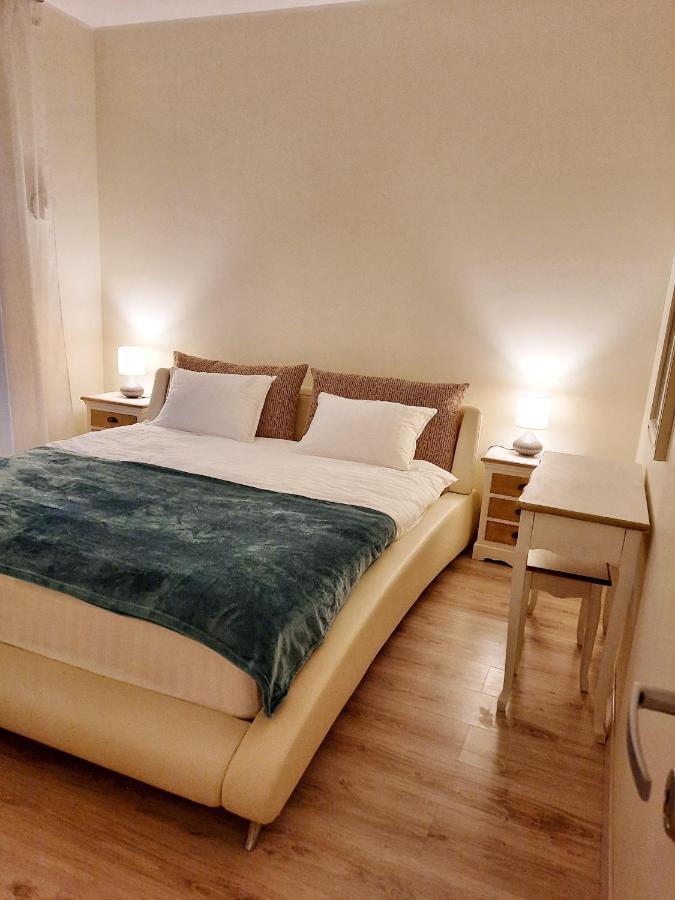 Sand Beach Apartment นาร์วา-โยเอซู ภายนอก รูปภาพ
