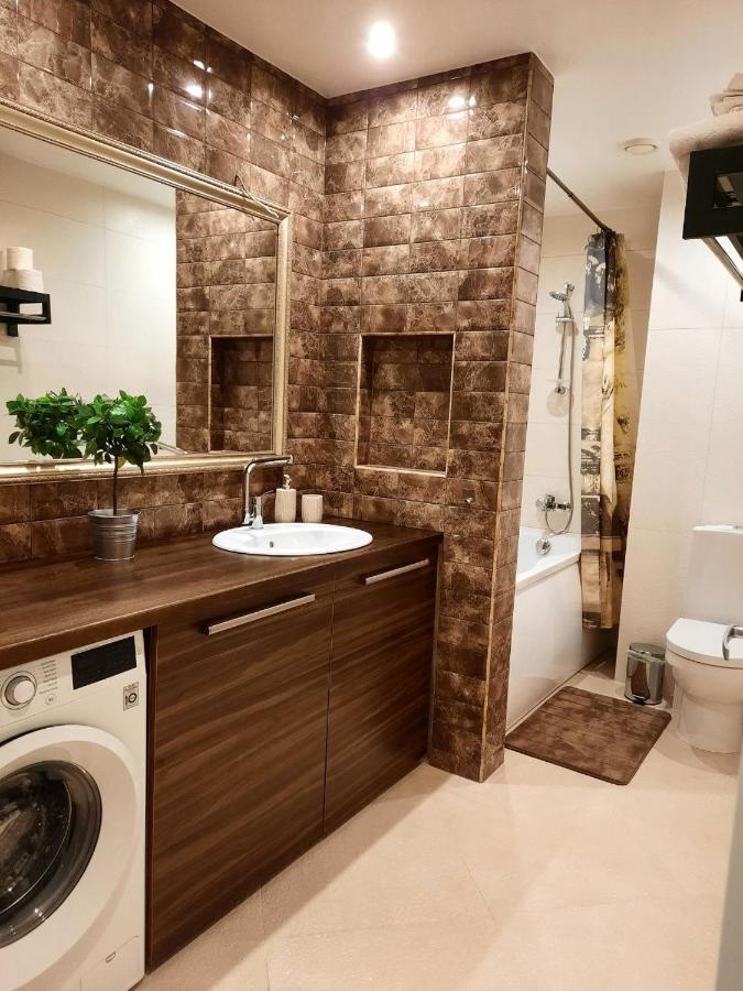 Sand Beach Apartment นาร์วา-โยเอซู ภายนอก รูปภาพ